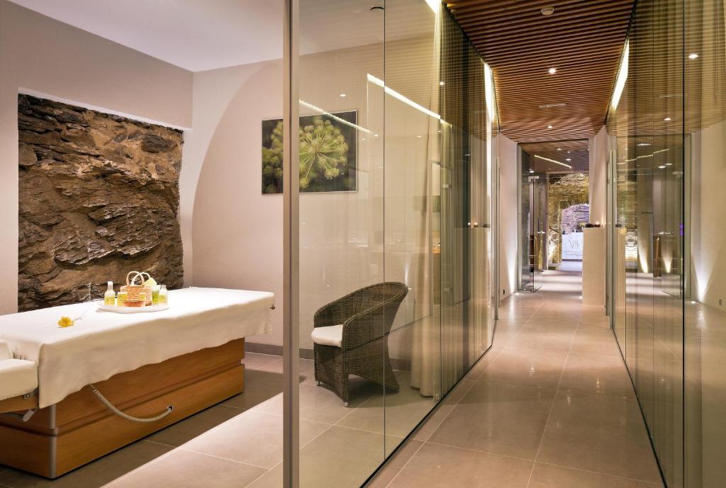 Uroczysko Siedmiu Stawow Hotel 4*